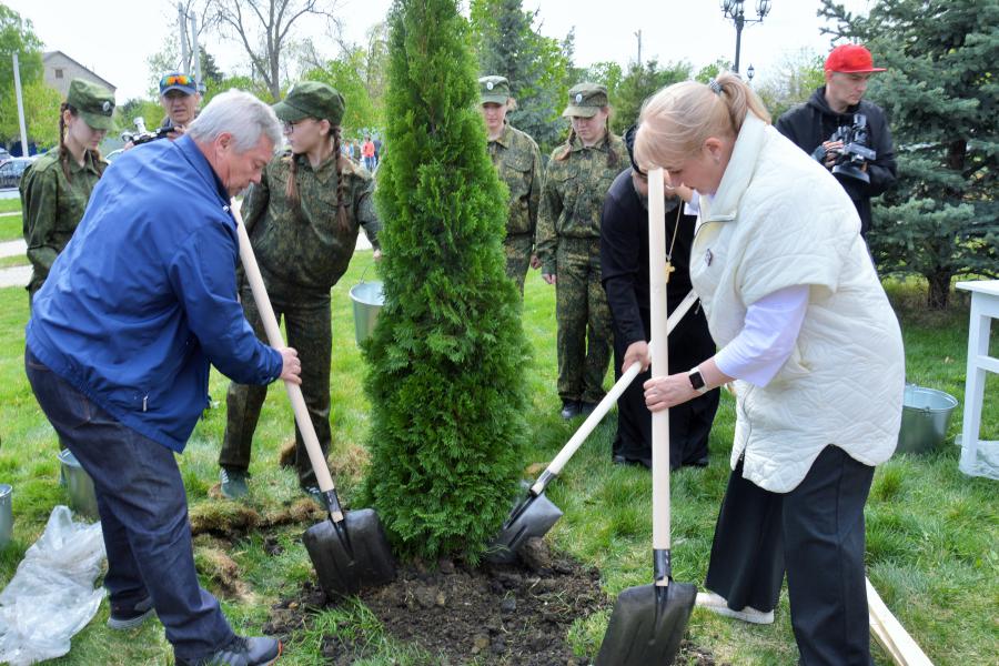 В Белокалитвинском районе прошел областной субботник с участием главы донского региона