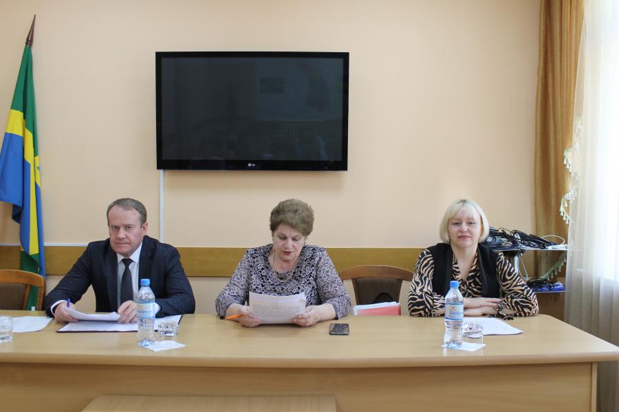 В Собрании депутатов состоялись заседания постоянных комиссий по бюджету, социальным вопросам и жилищно-коммунальному хозяйству