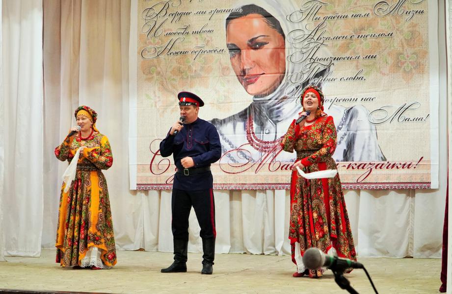 Духовное торжество и чествование матери-казачки прошли в Белокалитвинском районе