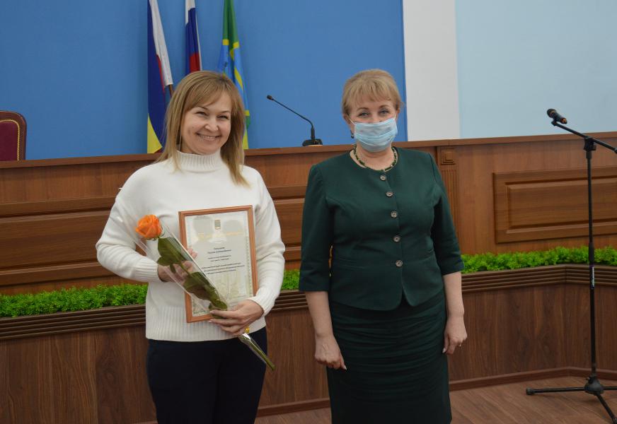 Ольга Мельникова поздравила с профессиональным праздником работников бытового обслуживания и жилищно-коммунального хозяйства