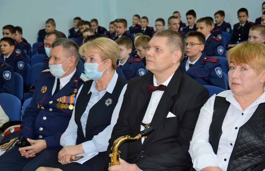 Глава Администрации района Ольга Мельникова приняла участие в патриотической акции «Письма, опаленные войной»