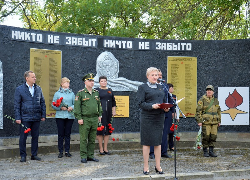 В хуторе Чапаев состоялась церемония захоронения останков воинов Советской Армии, погибших в годы Великой Отечественной войны