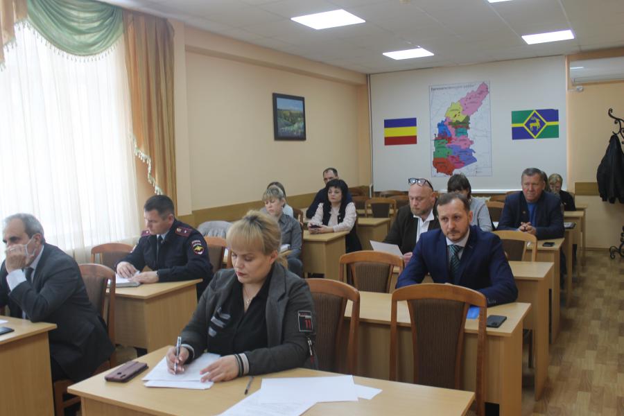 В Администрации Белокалитвинского района прошло очередное заседание комиссии по координации работы по противодействию коррупции