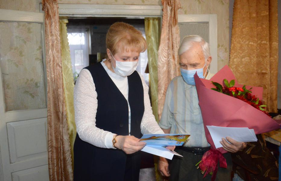 95-летний юбилейный день рождения отметил ветеран  Великой Отечественной войны Соловьев Петр Федорович