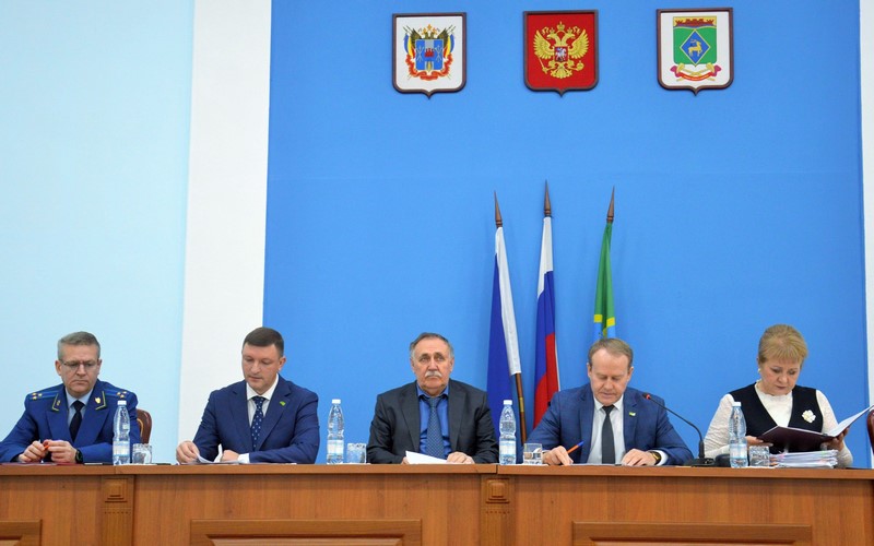 27 октября состоялось очередное заседание Собрания депутатов. В работе заседания принимала участие глава Администрации района Ольга Мельникова