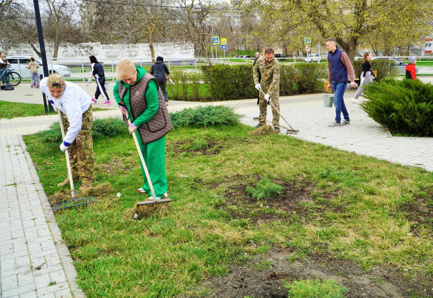 Жители Белокалитвинского района приняли участие в Общеобластном субботнике и Дне древонасаждений