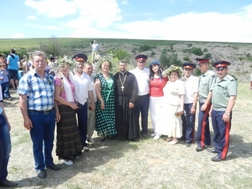 В хуторе Дядин состоялись 12-й фестиваль казачьего быта и народного творчества «Троицкие гуляния»