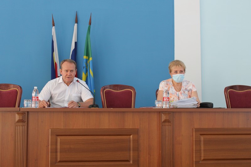 29 июля состоялось заседание Собрания депутатов, в повестку дня которого было включено 7 вопросов