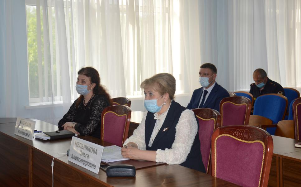 Ситуация с распространением новой коронавирусной инфекции на территории Белокалитвинского района стала главной темой для обсуждения во время заседания оперативного штаба под председательством главы Администрации района Ольги Мельниковой