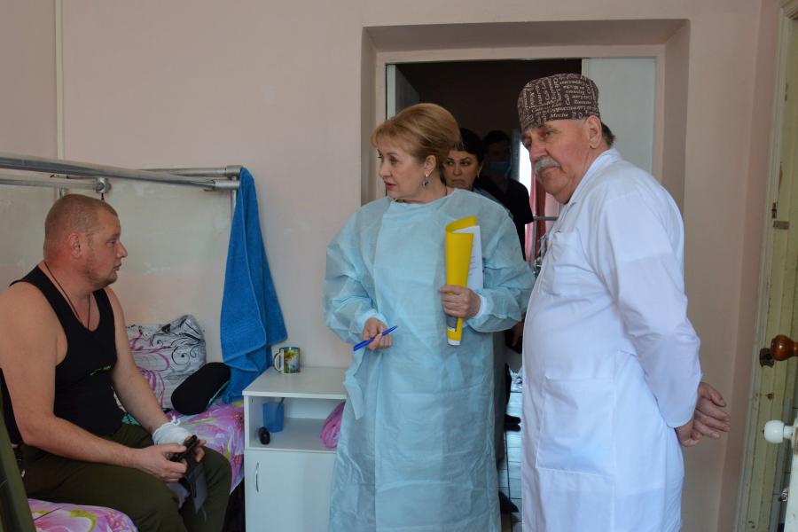 Ольга Мельникова посетила стационар «Центральной районной больницы»