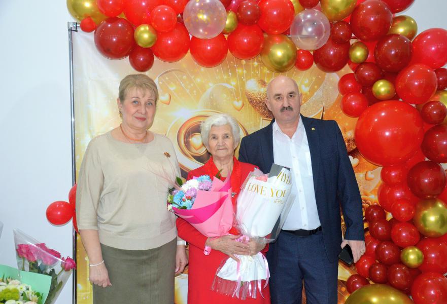 Глава Администрации района Ольга Мельникова поздравила с 85-летним юбилеем Лидию Петровну Керенцеву