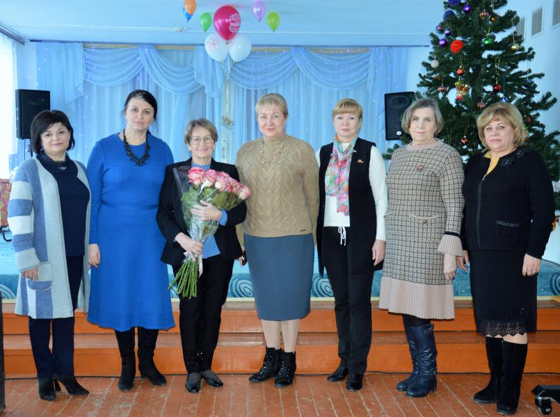 Ольга Мельникова поздравила с 75-летним юбилеем «Отличника народного просвещения» Татьяну Карявкину 