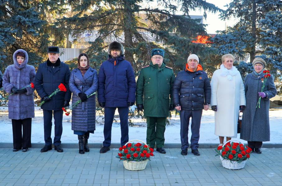 Председатель Собрания депутатов Сергей Харченко принял участие в церемонии возложения цветов в честь 83-й годовщины освобождения города