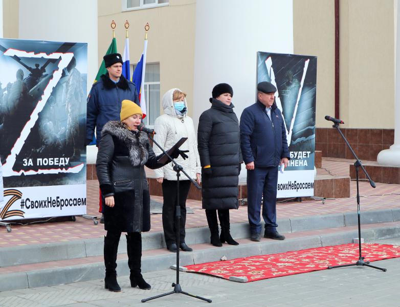 В Белокалитвинском районе прошел автопробег в рамках акции  «Своих не бросаем!»