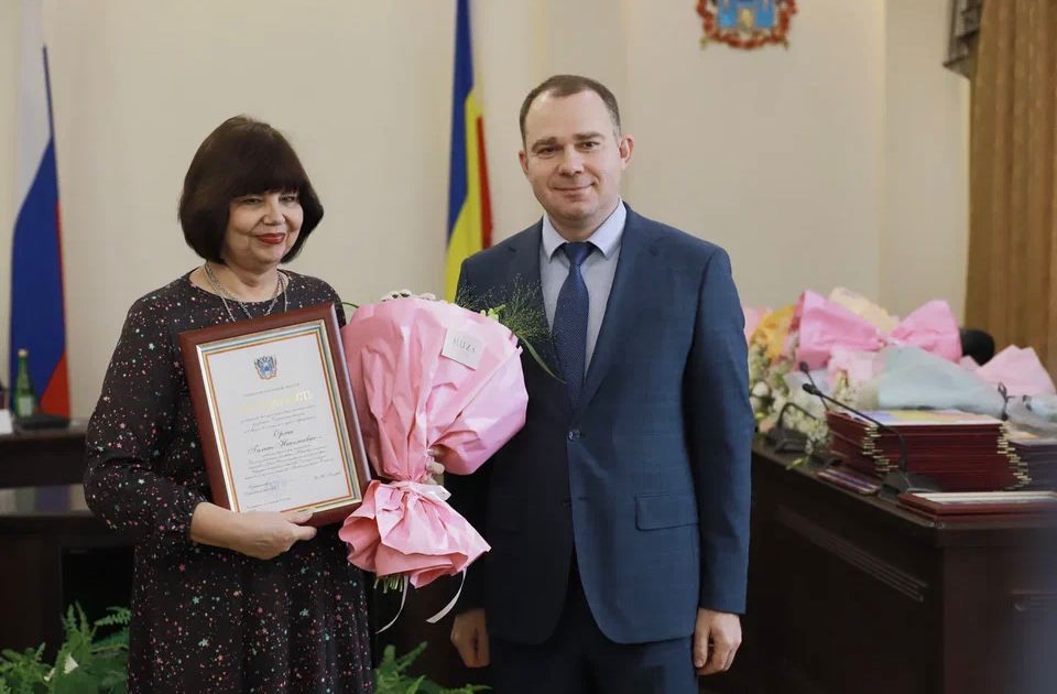 Накануне, 12 сентября в рамках празднования 85-летия Ростовской области, в зале заседаний областного Правительства состоялось награждение представителей средств массовой информации