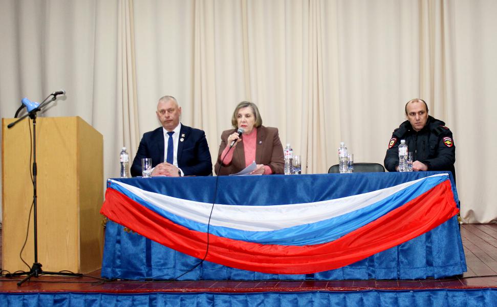 Информационная группа Администрации Белокалитвинского района провела встречу с жителями Грушево-Дубовского сельского поселения