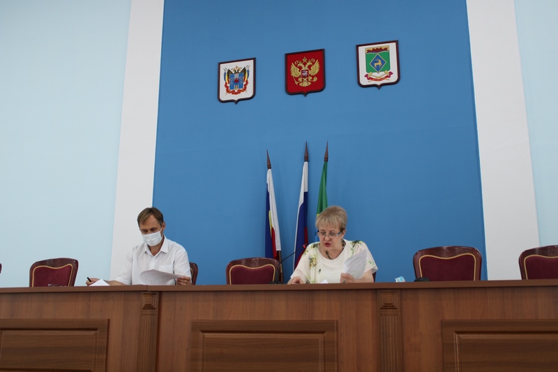 В большом зале Администрации района состоялось очередное заседание антинаркотической комиссии Белокалитвинского района под председательством главы Администрации района Ольги Мельниковой