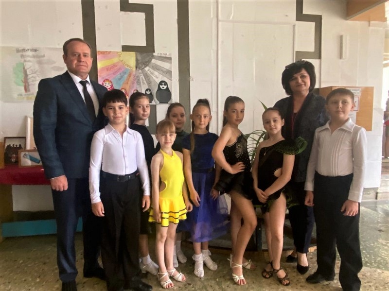 Председатель Собрания депутатов принял участие в мероприятии, посвященном Международному дню защиты детей, которое проходило в Доме культуры мкр. Заречный