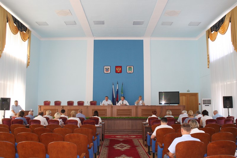 Сегодня под председательством Сергея Харченко состоялось очередное заседание Собрания депутатов